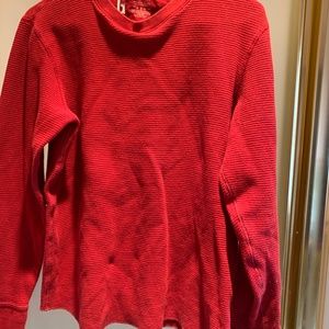 TOP GAP RED LONG SLEEVE TEXTURED PATTERN SIZE MED